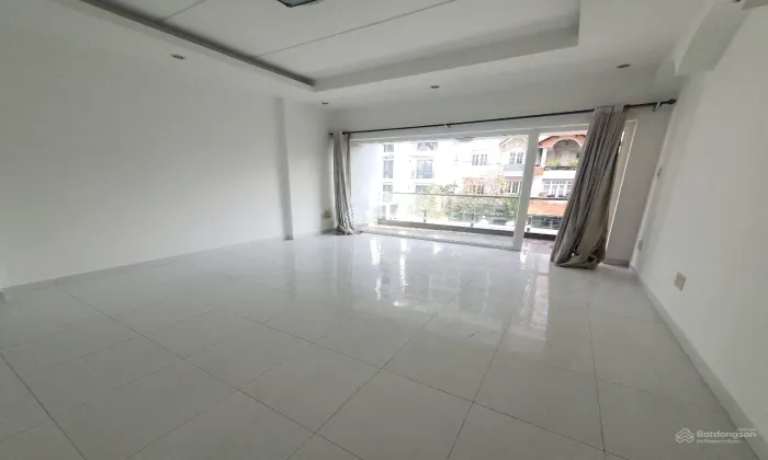 Nice House For Rent in 215 Nguyen Van Huong Thao Dien HCMC 450sqm 2,500 USD/month