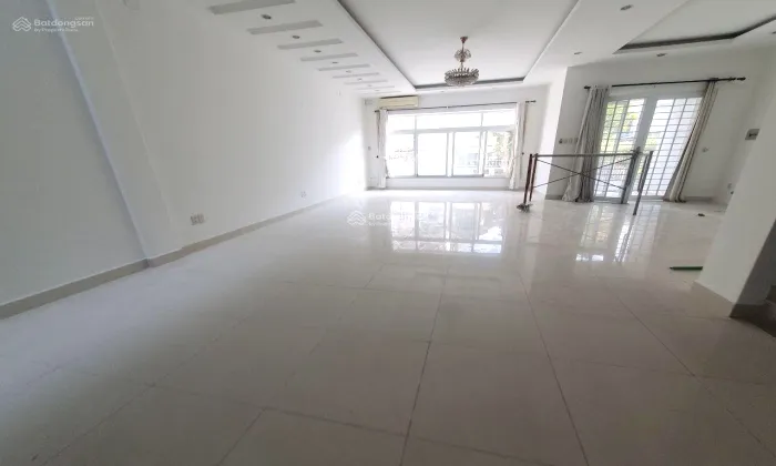 Nice House For Rent in 215 Nguyen Van Huong Thao Dien HCMC 450sqm 2,500 USD/month