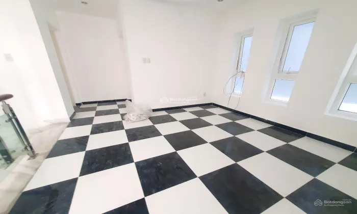 Nice House For Rent in 215 Nguyen Van Huong Thao Dien HCMC 450sqm 2,500 USD/month