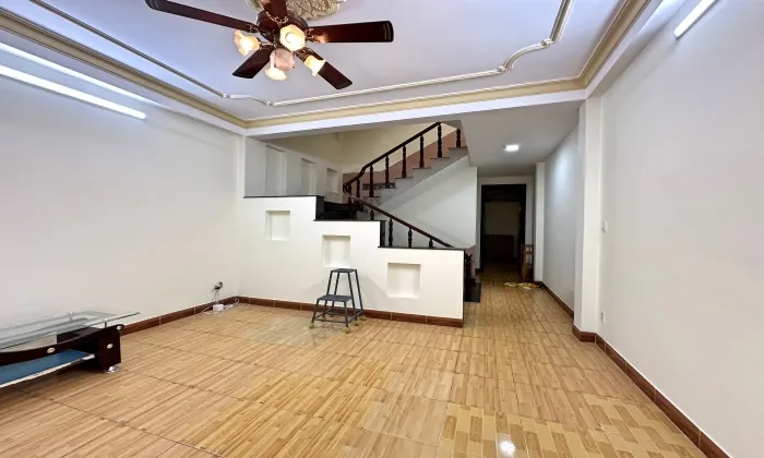Big Commercial House For Rent Behind The Vista An Phu District 2 HCMC 400sqm 1,800 USD/month