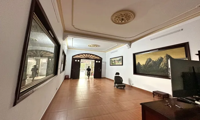 Big Commercial House For Rent Behind The Vista An Phu District 2 HCMC 400sqm 1,800 USD/month