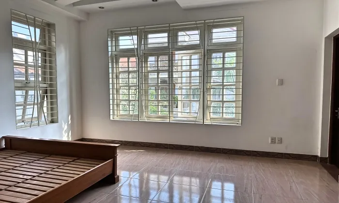 Nice House For Rent in Tran Nao Street Binh An Ward District 2 HCM 400sqm 2,000 USD/month
