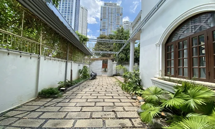 04 Bedroom Pool Villa For Rent in Street 11 Thao Dien Ward HCM 500sqm 2,700 USD/month