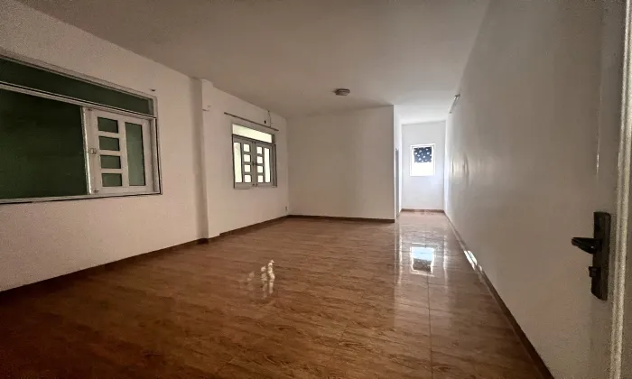 Big House For Rent in 215 Nguyen Van Huong Thao Dien HCMC 400sqm 1,800 USD/month
