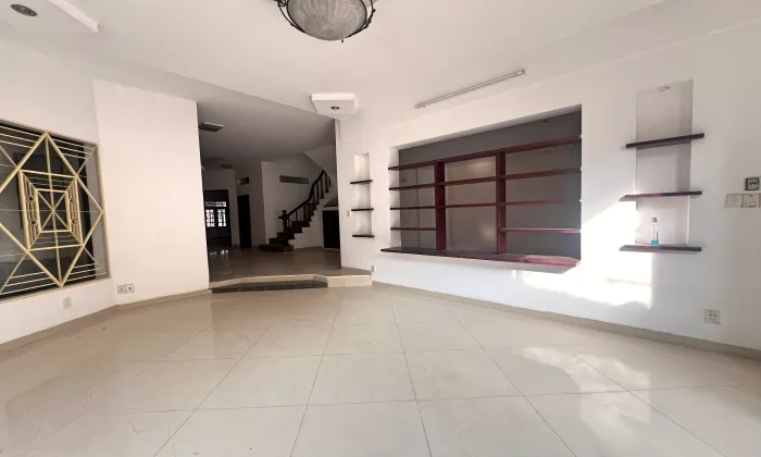 Big House For Rent in 215 Nguyen Van Huong Thao Dien HCMC 400sqm 1,800 USD/month