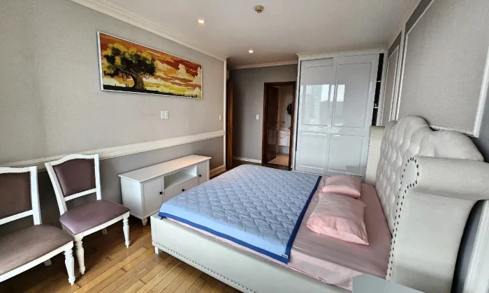 Two Bedroom Leman Apartment For Rent With Bathtub District 3 HCMC 75sqm 1,300 USD/month