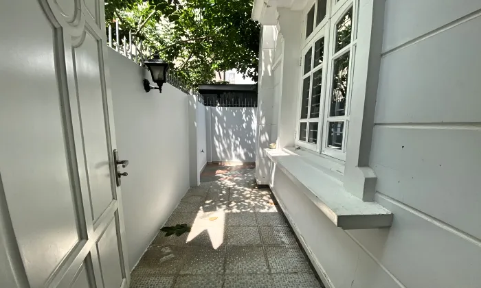Nice conditions House For Rent in 204 Nguyen Van Huong St Thao Dien HCM 350sqm 1,800 USD/month