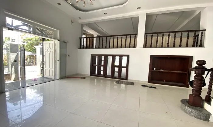Nice conditions House For Rent in 204 Nguyen Van Huong St Thao Dien HCM 350sqm 1,800 USD/month