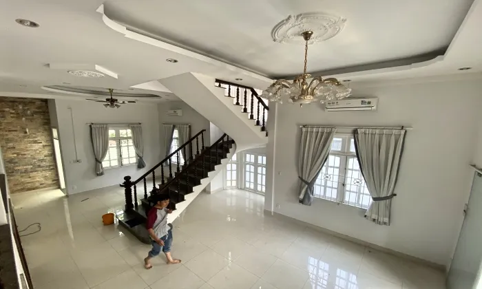 Nice conditions House For Rent in 204 Nguyen Van Huong St Thao Dien HCM 350sqm 1,800 USD/month