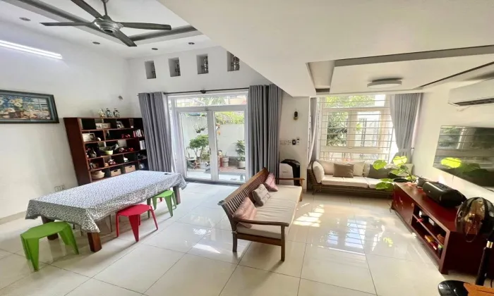 Fully furnished House For Rent in Street 02 Thao Dien Ward HCMC 300sqm 2,000 USD/month