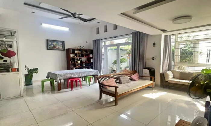 Fully furnished House For Rent in Street 02 Thao Dien Ward HCMC 300sqm 2,000 USD/month