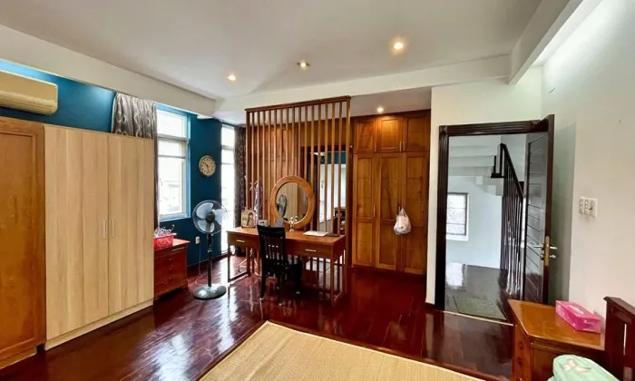 Garden and Nice Pool Villa For Rent in Thao Dien  Compound HCM 4sqm 3,500 USD/month