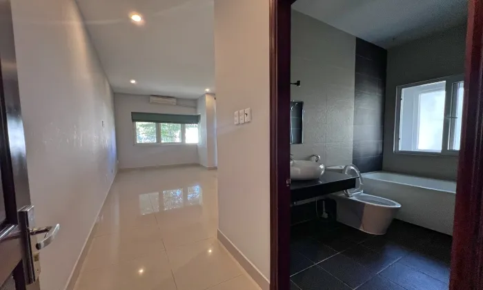 02 Bedroom Garden House for rent in 204B Nguyen Van Huong Thao Dien HCMC 350sqm 1,800 USD/month