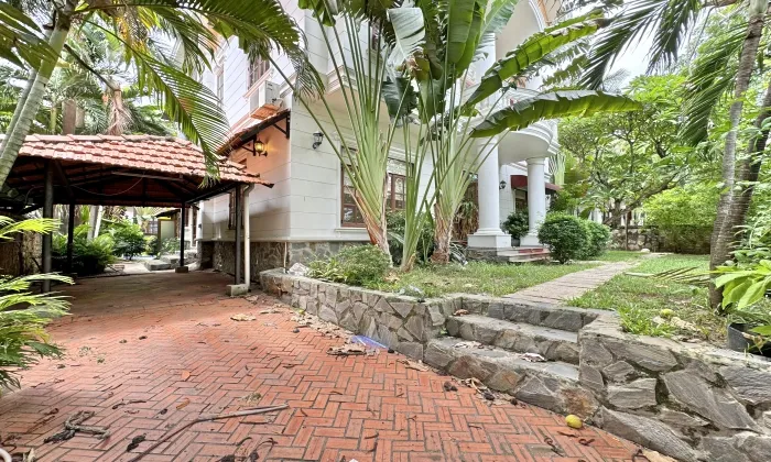 Very nice Garden Villa For Rent  Phu Tuong Compound Thao Dien HCM 7000sqm 4,000 USD/month