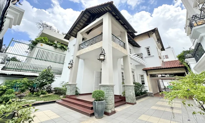 Private Home Villa For Rent in 215 Nguyen Van Huong Thao Dien Ho Chi Minh City 500sqm 3,800 USD/month