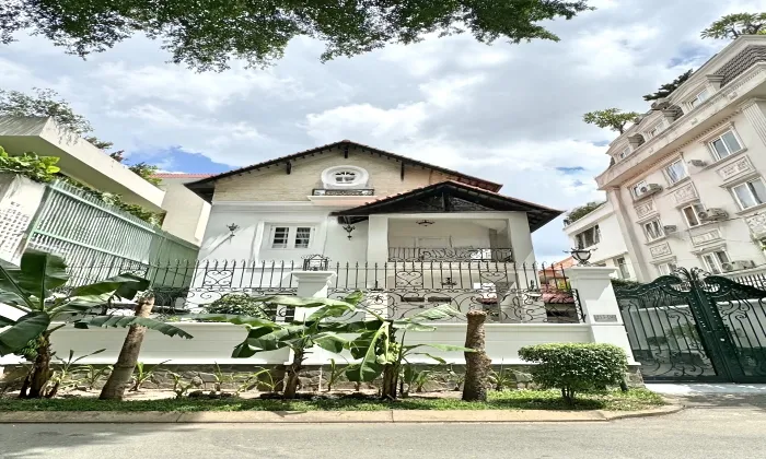 Private Home Villa For Rent in 215 Nguyen Van Huong Thao Dien Ho Chi Minh City 500sqm 3,800 USD/month