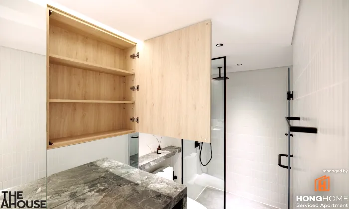 Modern Anhouse Studio For Rent in Nguyen Thi Minh Dakao District 1 HCM 30sqm 900 USD/month