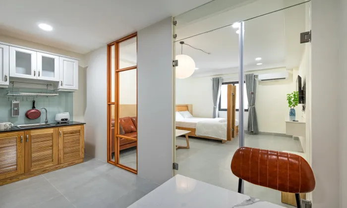 Big Windows One Bedroom Apartment For Rent in Vo Thi Sau Street Dakao District 1 HCM 40sqm 580 USD/month