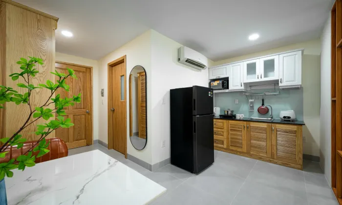 Big Windows One Bedroom Apartment For Rent in Vo Thi Sau Street Dakao District 1 HCM 40sqm 580 USD/month