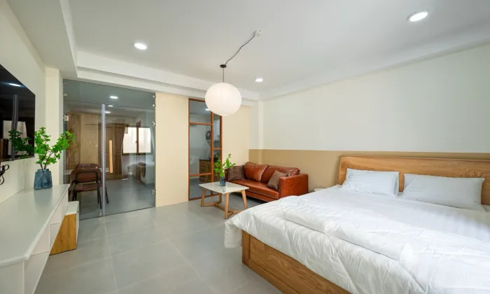 Big Windows One Bedroom Apartment For Rent in Vo Thi Sau Street Dakao District 1 HCM 40sqm 580 USD/month