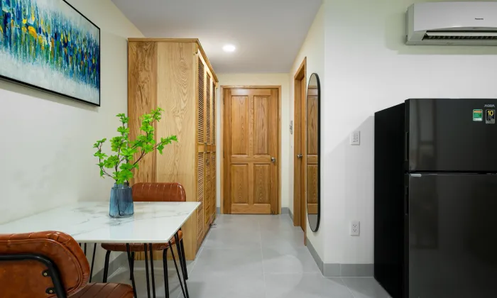 Big Windows One Bedroom Apartment For Rent in Vo Thi Sau Street Dakao District 1 HCM 40sqm 580 USD/month