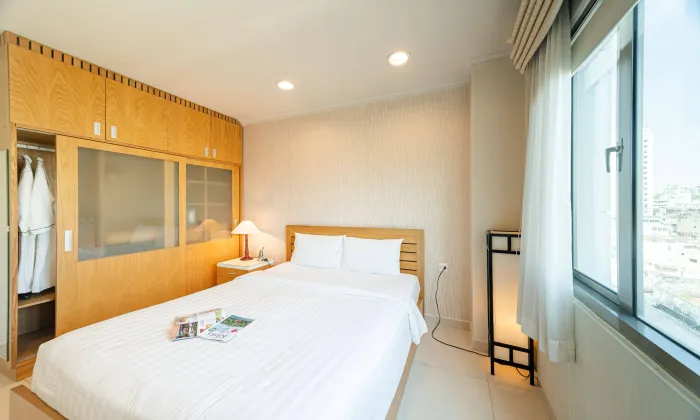 Studio Mayfair Suites Serviced Apartment For Rent in District 1 HCMC 37sqm 700 USD/month