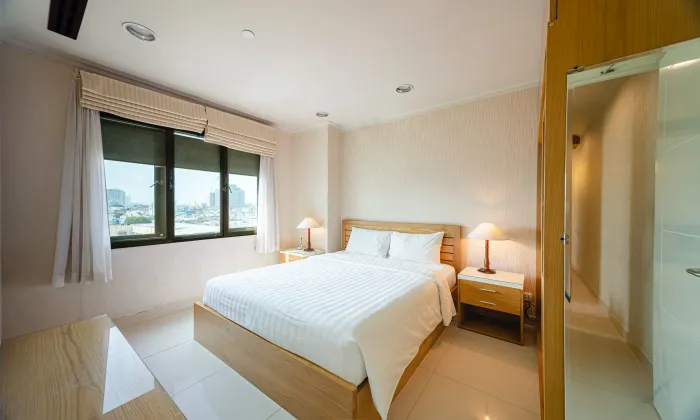 Studio Mayfair Suites Serviced Apartment For Rent in District 1 HCMC 37sqm 700 USD/month