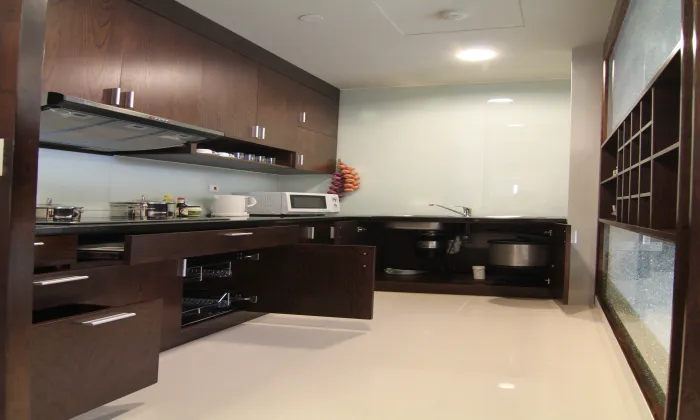 One Bedroom Mayfair Suites Serviced Apartment For Rent in District 1 HCM 50sqm 900 USD/month