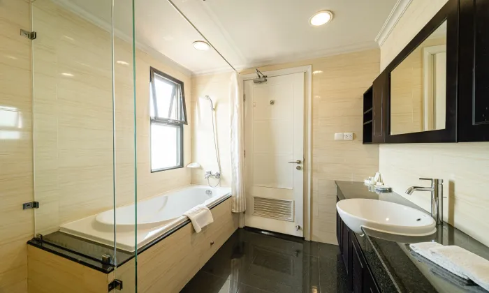Two Bedroom Apartment For Rent in Mayfair Suites Serviced Apartment HCM 68sqm 1,100 USD/month