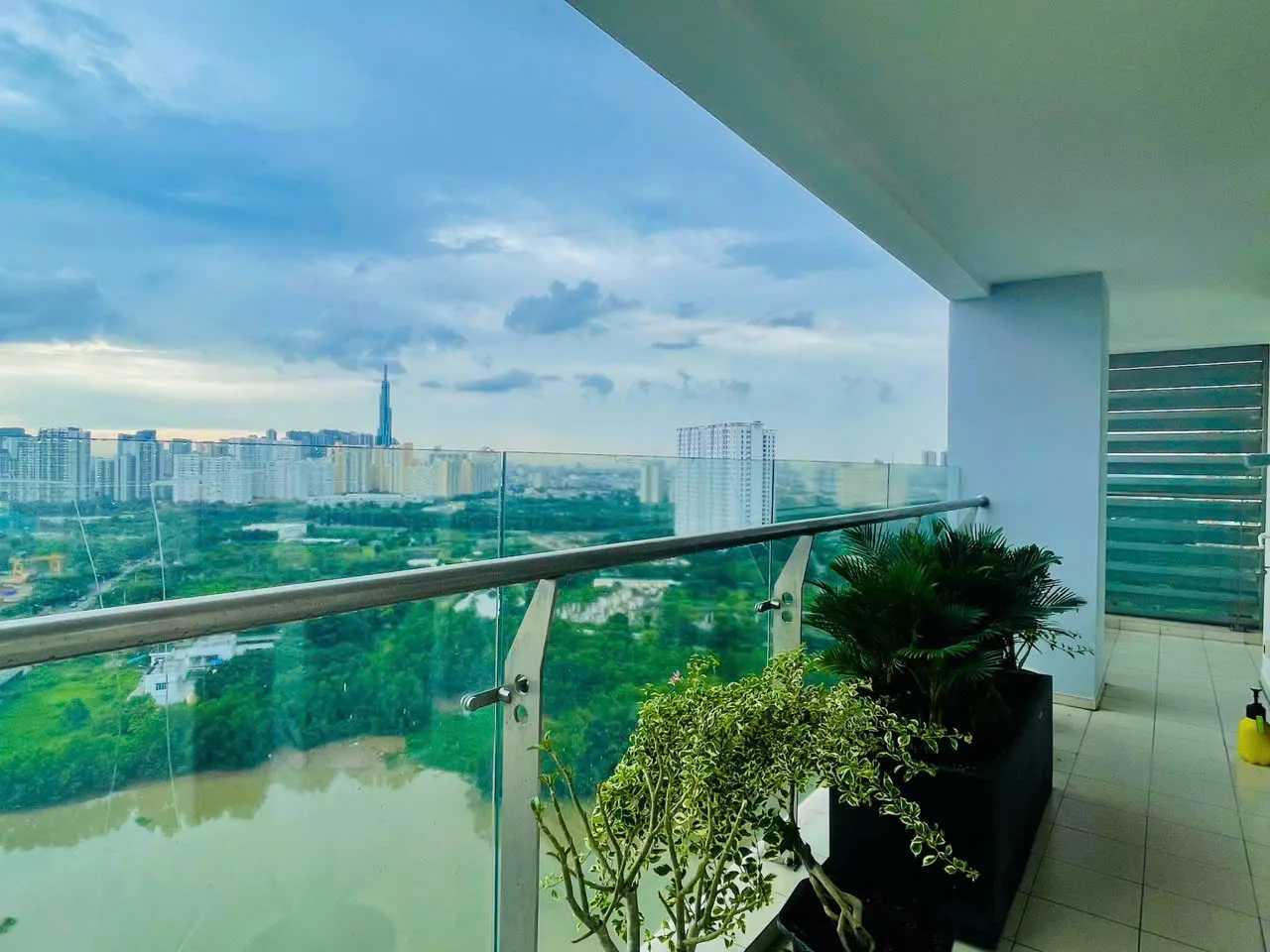 Really Spacious 3 Bedrooms 250Sqm Diamond Island Apartment For Rent 105,000,000 VND/month