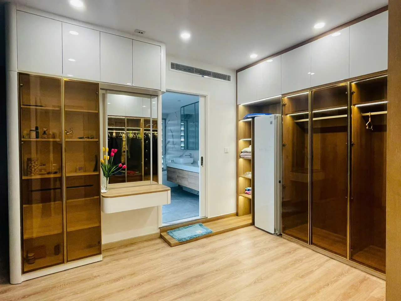Really Spacious 3 Bedrooms 250Sqm Diamond Island Apartment For Rent 105,000,000 VND/month