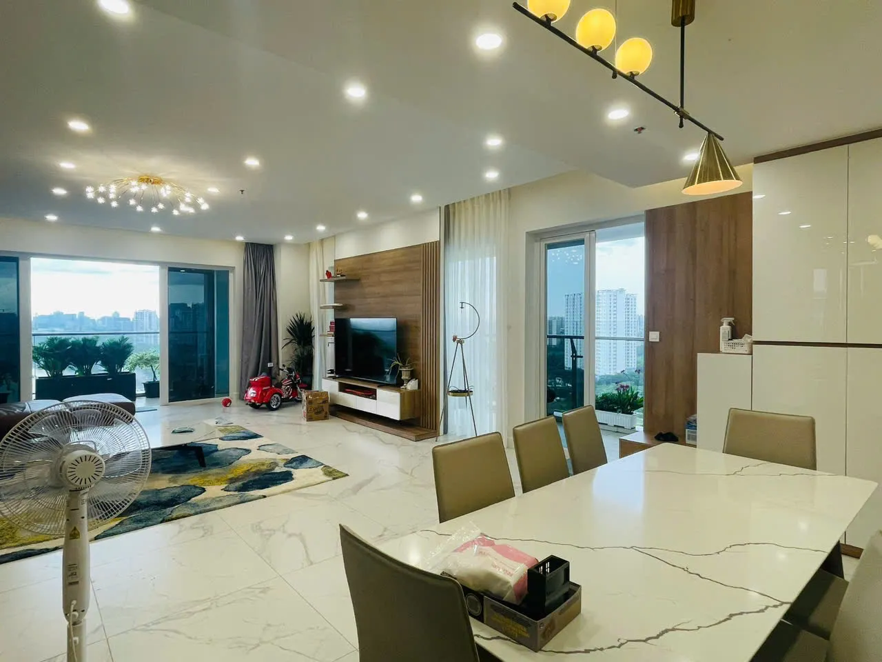 Really Spacious 3 Bedrooms 250Sqm Diamond Island Apartment For Rent 105,000,000 VND/month