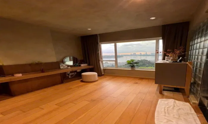 Wooden Floor 220Sqm Three Bedroom Apartment For Rent in Diamond Island 75,000,000 VND/month