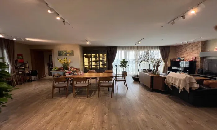 Wooden Floor 220Sqm Three Bedroom Apartment For Rent in Diamond Island 75,000,000 VND/month