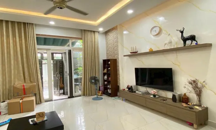 Nice balcony House for rent in Street 1 Lang Bao Chi Thao Dien HCMC 250sqm 1,400 USD/month