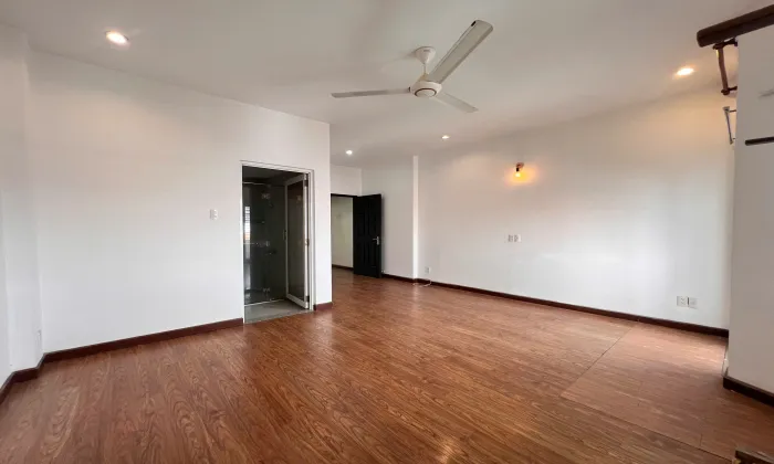 Good House For Rent in 215 Nguyen Van Huong Thao Dien Ward HCMC 350sqm 1,600 USD/month