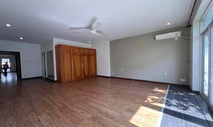 Good House For Rent in 215 Nguyen Van Huong Thao Dien Ward HCMC 350sqm 1,600 USD/month
