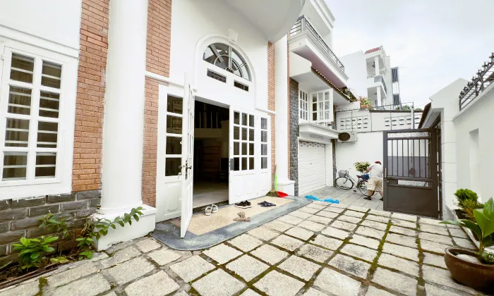 03 Bedrooms House For Rent in Lang Ban Chi Thao Dien Ward HCMC 350sqm 1,900 USD/month