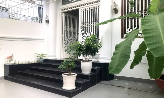 Nice Three Bedroom House For Rent in Tran Ngoc Dien Thao Dien HCMC 400sqm 2,000 USD/month