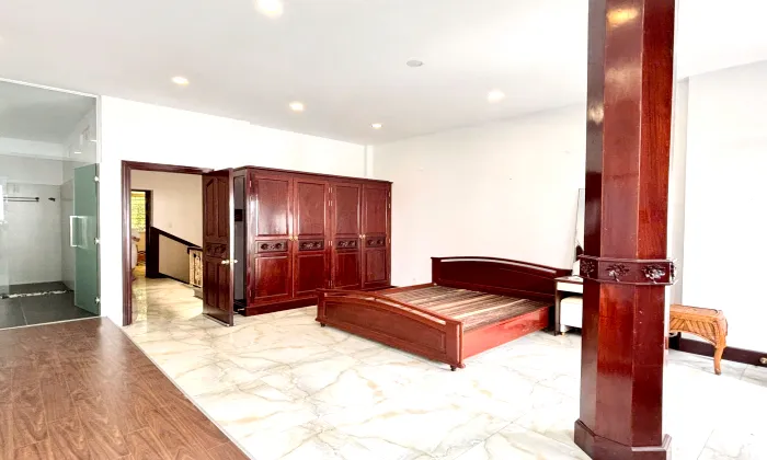 Nice Three Bedroom House For Rent in Tran Ngoc Dien Thao Dien HCMC 400sqm 2,000 USD/month