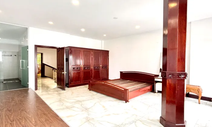 Nice Three Bedroom House For Rent in Tran Ngoc Dien Thao Dien HCMC 400sqm 2,000 USD/month