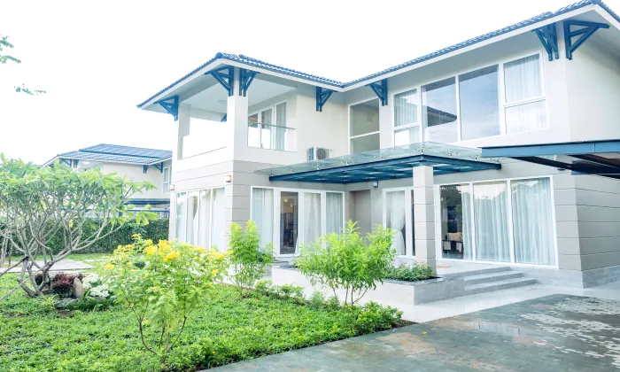 Saigon Villas Hill For Rent in District 9 Ho Chi Minh City 700sqm 3,300 USD/month