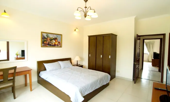 Garden Lakeview Villas Golf Resort For Rent in District 9 HCMC 260sqm 1,300 USD/month