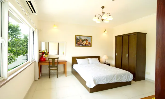 Garden Lakeview Villas Golf Resort For Rent in District 9 HCMC 260sqm 1,300 USD/month
