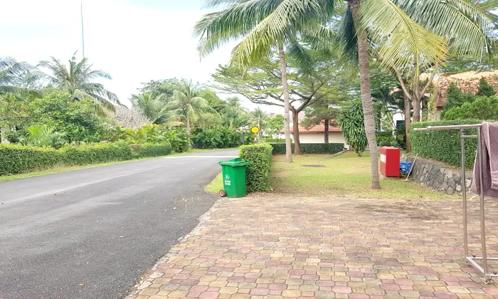 Big Garden Lakeview Villas For Rent in District 9 Ho Chi Minh City 644sqm 2,200 USD/month