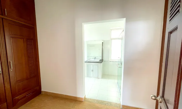 Nice Pool Garden Villa For Rent in 216 Nguyen Van Huong Thao Dien HCM 700sqm 4,000 USD/month