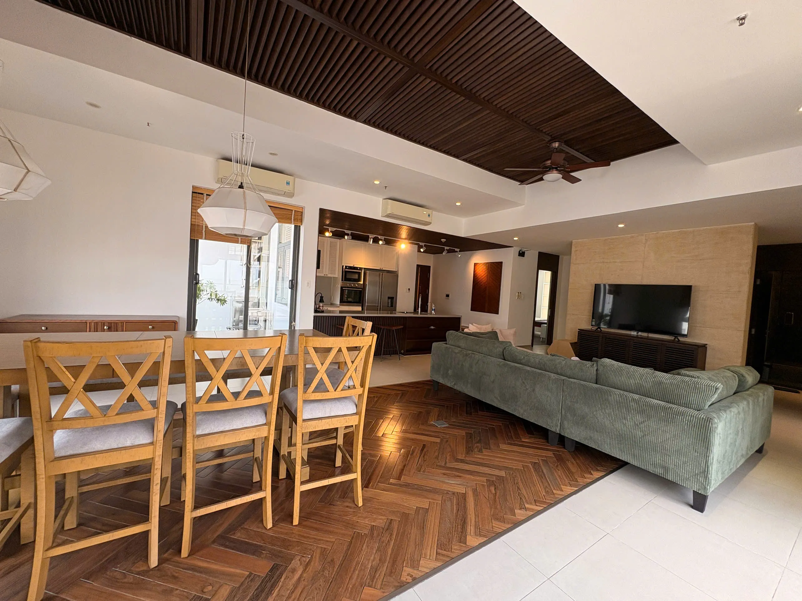 Penthouse Masteri Thao Dien For Rent 260sqm 3Beds Terrace in HCMC 4,000 USD/month