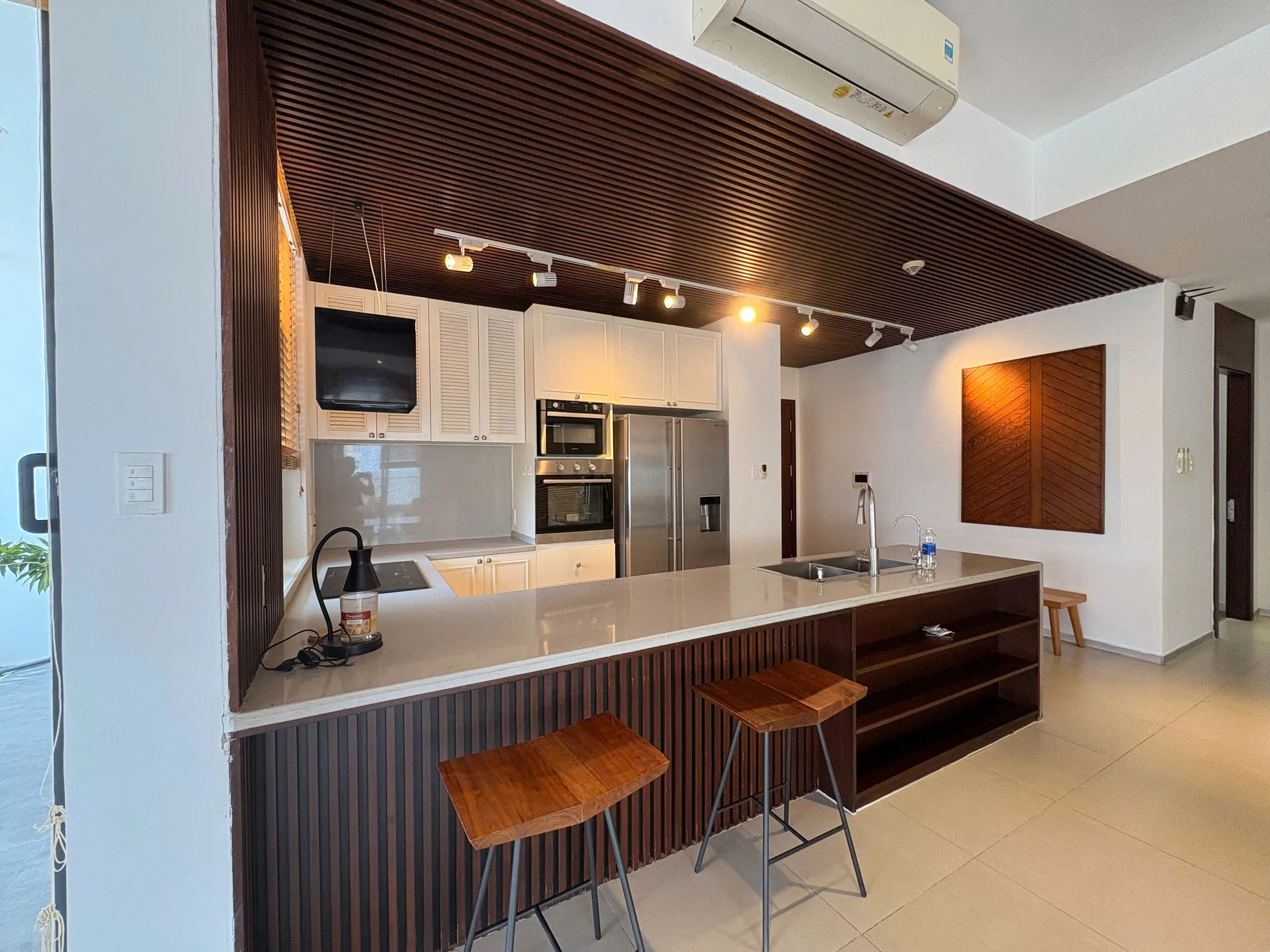 Penthouse Masteri Thao Dien For Rent 260sqm 3Beds Terrace in HCMC 4,000 USD/month