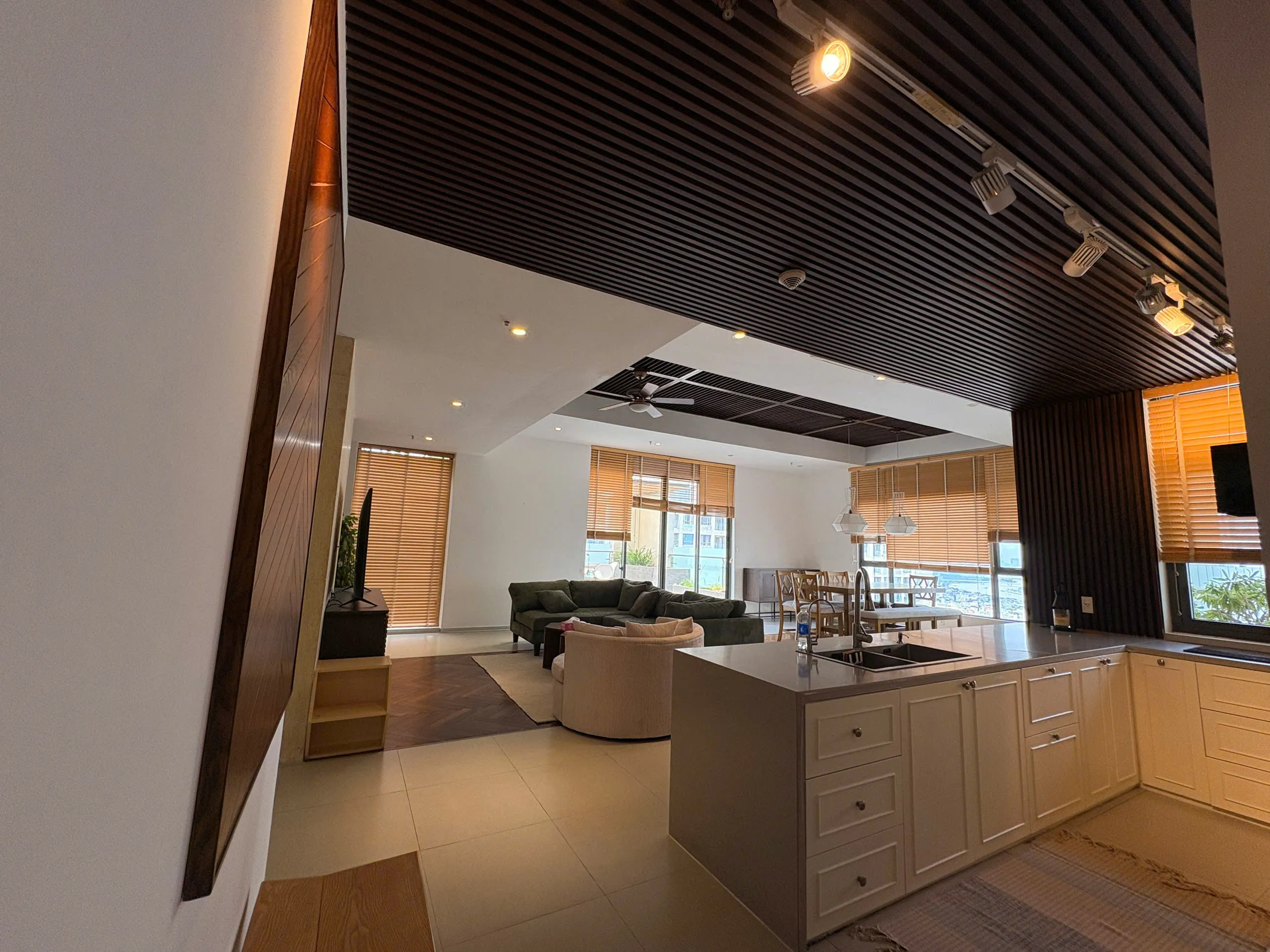 Penthouse Masteri Thao Dien For Rent 260sqm 3Beds Terrace in HCMC 4,000 USD/month