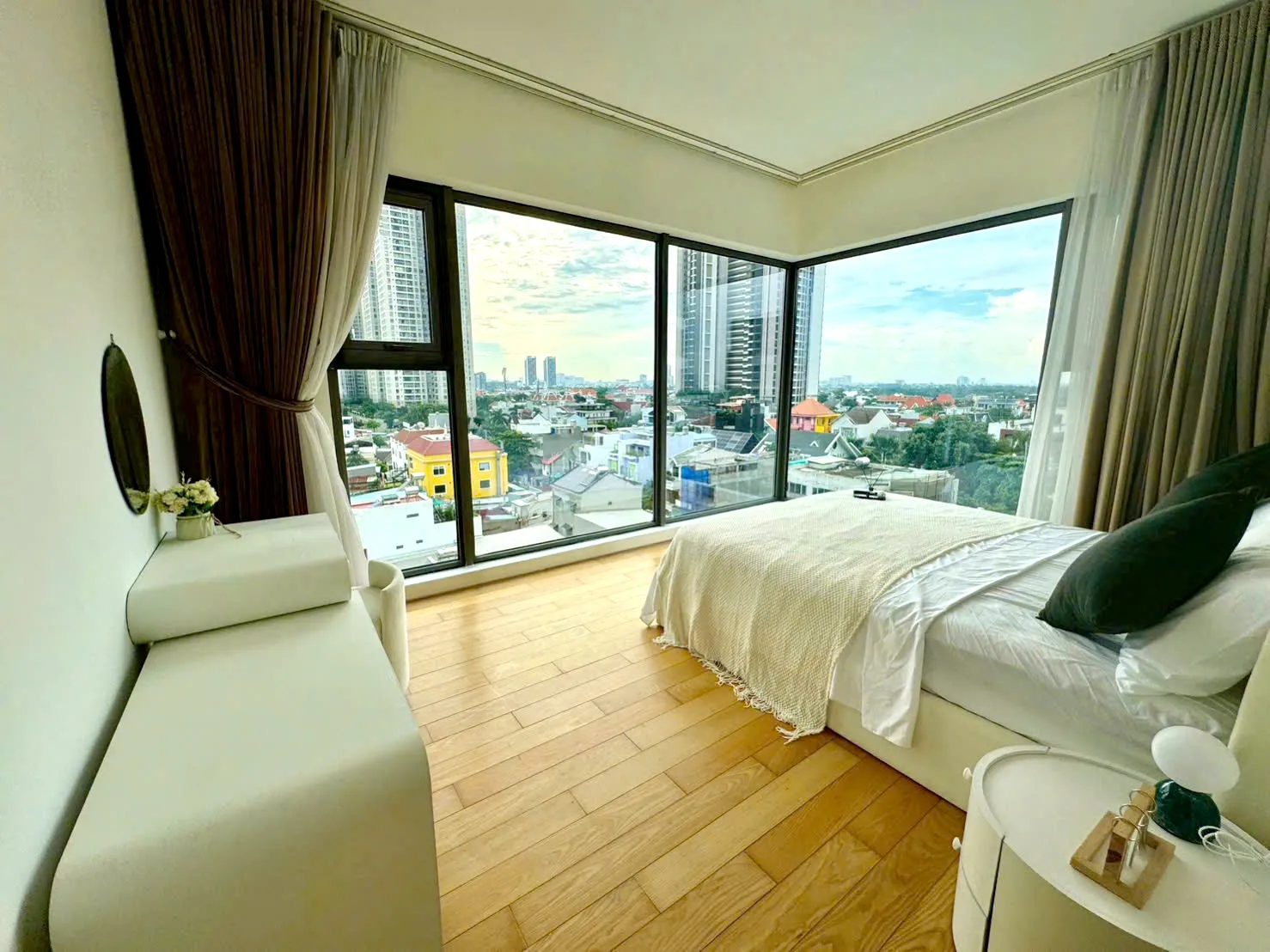 Four Bedroom New Renovation Apartment for rent in Gateway Thao Dien HCM 143sqm 3,500 USD/month